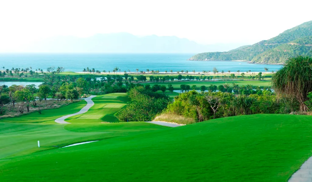 Vinpearl Discovery Rockside Nha Trang – Lâu đài nghỉ dưỡng liền kề sân golf trên đảo