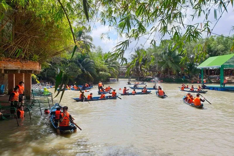 Vui chơi tại khu du lịch Lan Vương đậm chất miền Tây