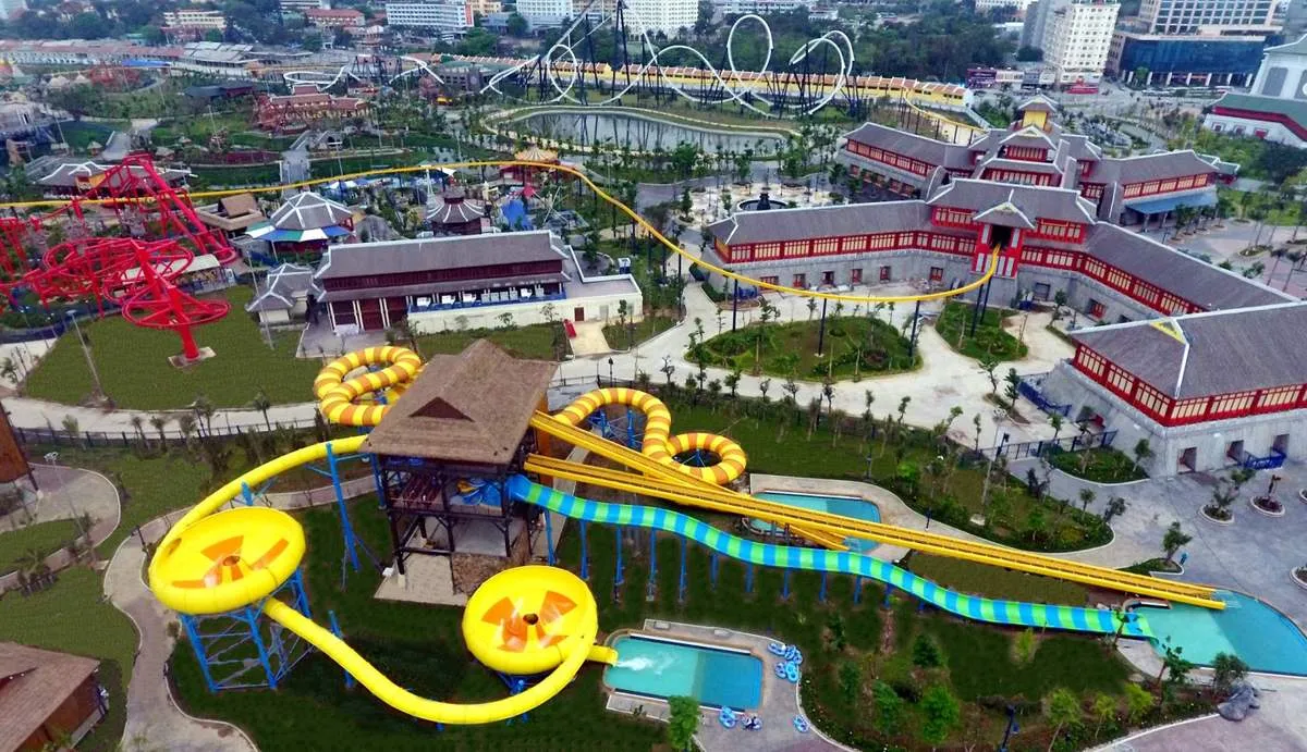 Vui hết nấc tại Typhoon Water Park, thổi bay cái nóng ngày hè Hạ Long