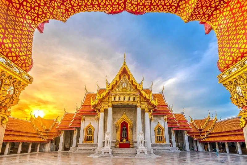 Wat Benchamabophit dát đá cẩm thạch Ý lộng lẫy tại Bangkok