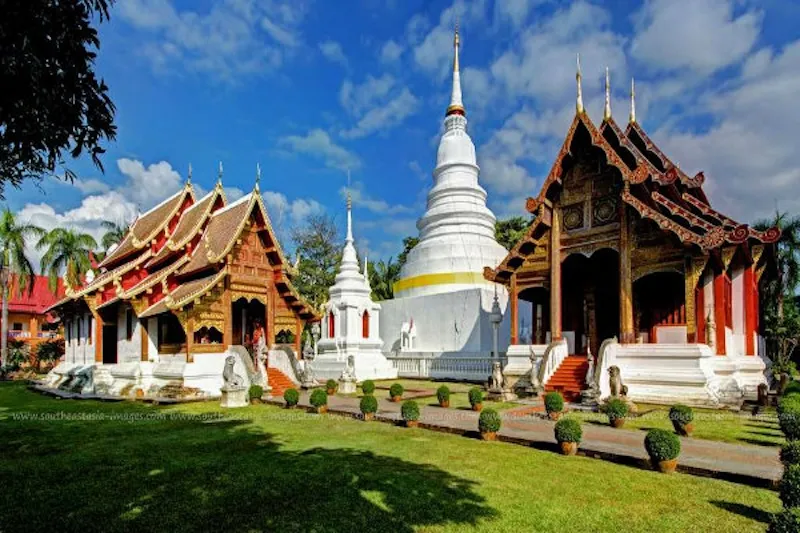 Wat Phra Singh với kiến trúc Lanna tại Chiang Mai