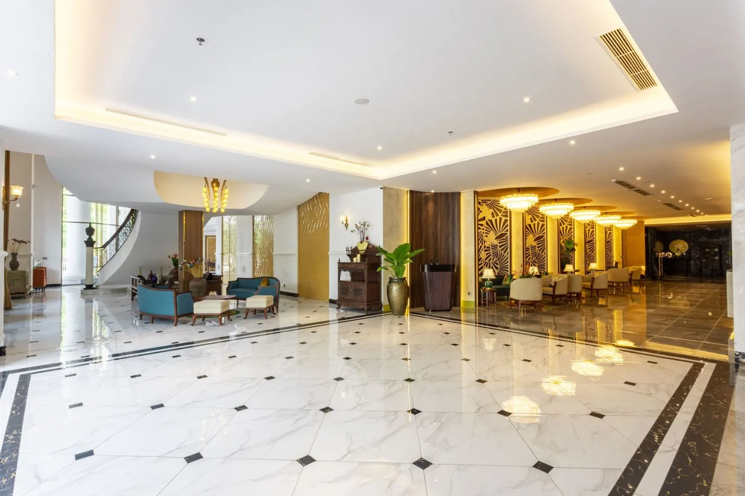 White Lotus Hotel Huế mang những nét kiến trúc đậm phong cách cung đình