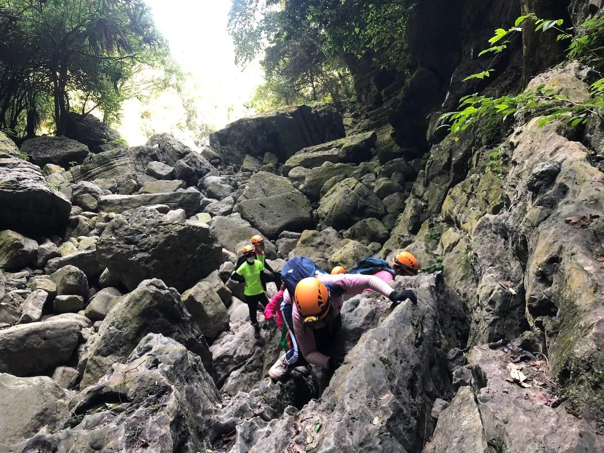 Xem ngay kinh nghiệm trekking Quảng Bình dài ngày nhưng vẫn khoẻ re