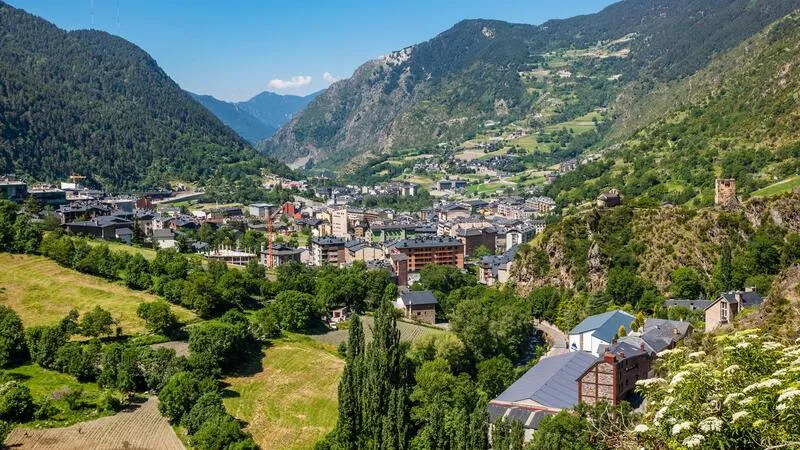 Xứ sở thần tiên Andorra, miền cổ tích xinh đẹp nép mình sau núi tuyết